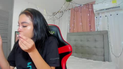 Snapshot of salome_domi chatting on March 1, 8:31 pm salome online show from March 1, 8:31 pm