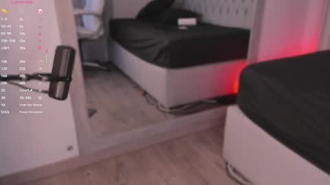 Snapshot of salome_ospina_ chatting on October 16, 1:14 pm online show from October 16, 1:14 pm