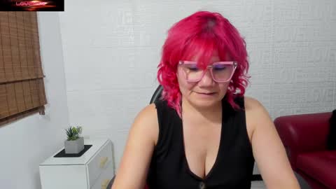 Snapshot of salomee_diazz chatting on February 19, 9:14 pm Salomee diazz online show from February 19, 9:14 pm