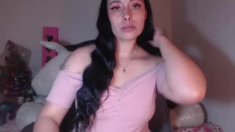 Snapshot of salomefox2 chatting on February 15, 4:25 am yenny online show from February 15, 4:25 am