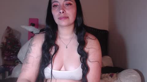 Snapshot of salomefox2 chatting on January 22, 4:34 am yenny online show from January 22, 4:34 am