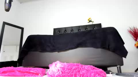 martina online show from June 25, 5:07 am