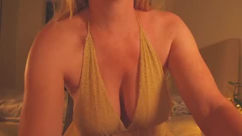IsaBella-  online show from August 7, 8:05 pm