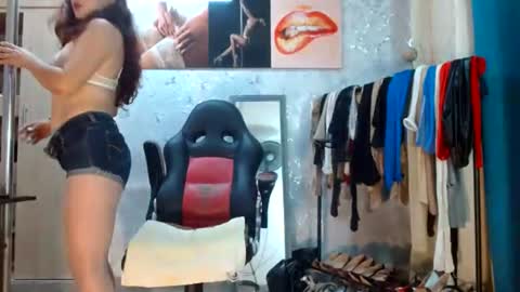samanta online show from August 4, 11:05 am