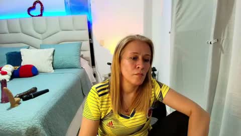 Samanta Stone online show from June 17, 9:38 pm