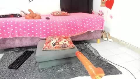  Samanthasmile  online show from June 28, 9:43 pm