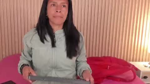 samantha_duart3 online show from July 23, 11:40 am