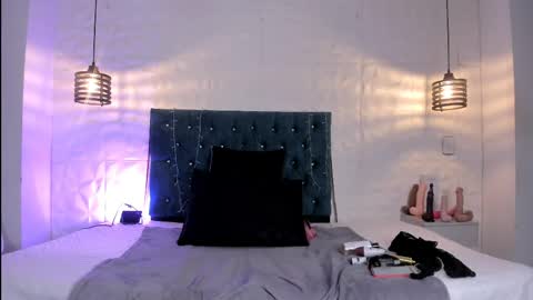 samantha_foxyy online show from June 8, 11:00 am