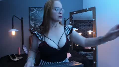 Snapshot of samantha_mature56 chatting on March 3, 10:42 am Sam online show from March 3, 10:42 am