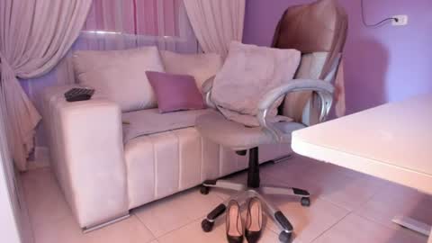 samantha_thompsoon online show from June 24, 10:31 pm