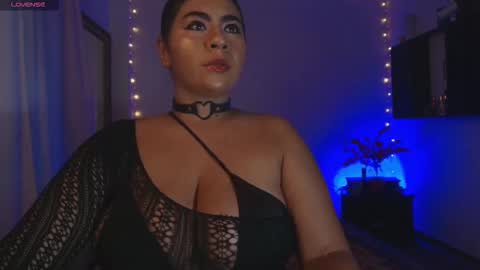 samanthahut1 online show from November 2, 10:35 pm