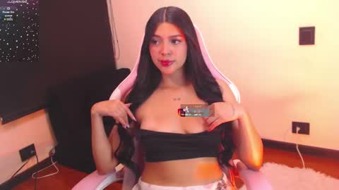 Snapshot of samara_lam chatting on December 8, 8:47 pm Sammy  online show from December 8, 8:47 pm