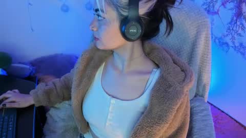 Snapshot of sammysammy_ chatting on January 31, 3:09 am online show from January 31, 3:09 am