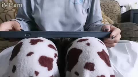 sandi online show from April 4, 7:45 pm