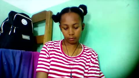 sandra1253099 online show from June 17, 7:10 am