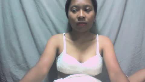 Snapshot of sandy735579 chatting on October 13, 5:43 am sandy735579 online show from October 13, 5:43 am