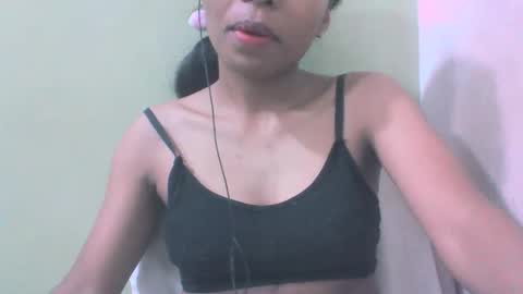 sandy735579 online show from April 28, 3:32 am