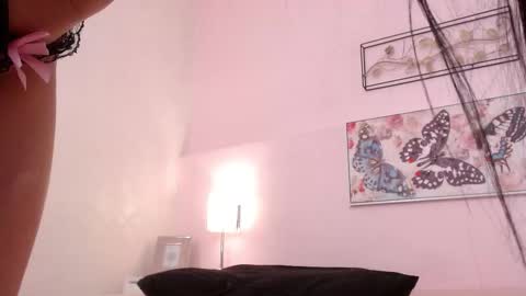 Sara online show from November 19, 9:59 pm