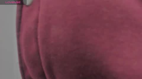 Snapshot of sara_allenx chatting on October 12, 7:27 pm sara allenx online show from October 12, 7:27 pm