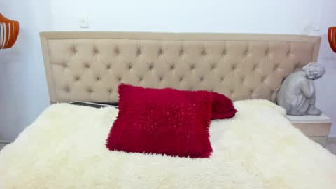 SARA  online show from March 8, 2:04 am