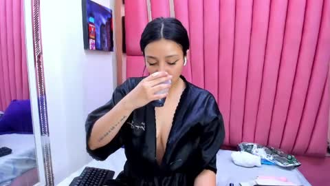 sara_honny online show from April 30, 4:18 am