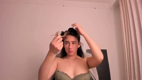 sara_kaii online show from May 3, 12:03 am