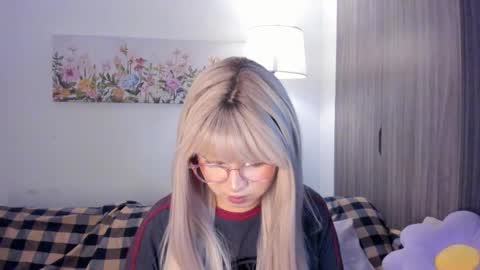 Sara  new account  give me thomb up  Follow me   help me reach 15k followers again   online show from March 15, 11:40 pm