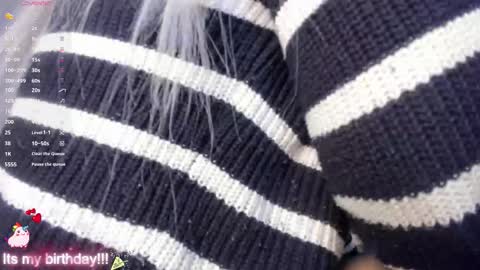 Sara  new account  give me thomb up  Follow me   help me reach 15k followers again   online show from March 12, 12:13 am