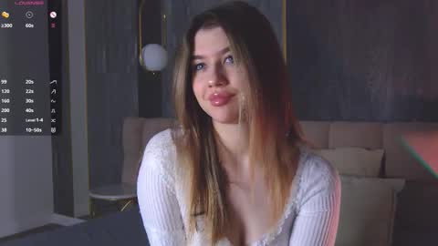 Snapshot of sara_lewiis chatting on October 20, 4:43 pm Sara online show from October 20, 4:43 pm