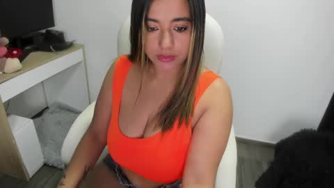 Snapshot of sara_lizcano chatting on February 16, 10:43 am sarah LIZCANO....... online show from February 16, 10:43 am