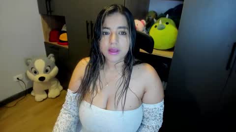 sarah  LIZCANO....... online show from January 12, 10:42 am