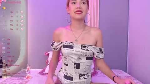 sara_slim_ online show from September 24, 3:33 pm