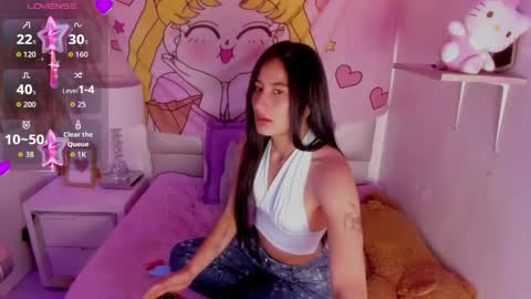 Sara  online show from June 3, 1:34 pm