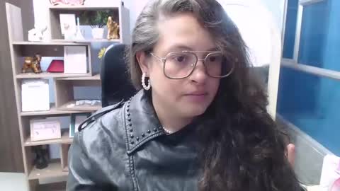 sara_thonson_ online show from February 19, 2:55 am