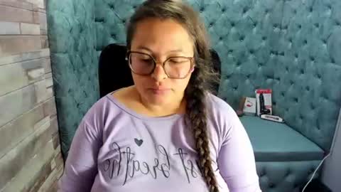 sara_thonson_ online show from July 10, 7:42 am