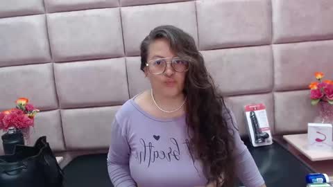 sara_thonson_ online show from February 9, 3:00 am