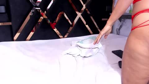 sara_tourner online show from February 4, 11:57 am