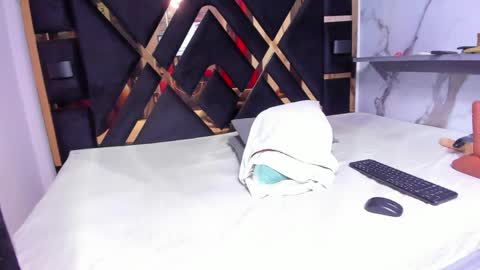 sara_tourner online show from June 5, 11:27 am