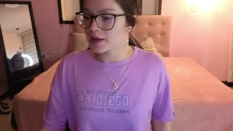 sara_valderrama_ online show from July 11, 2:39 pm