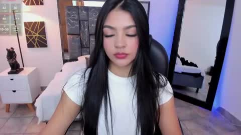 saraa_stormy online show from June 16, 7:48 pm