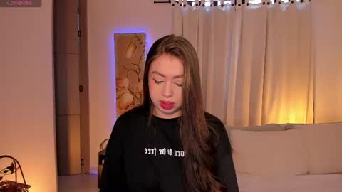 sara cavali online show from June 24, 12:04 pm