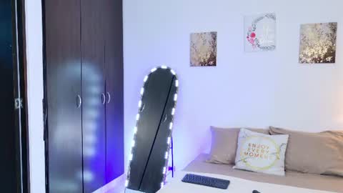 sarah  cinnamon online show from June 22, 3:09 pm