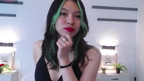 Sarah online show from February 28, 1:32 pm