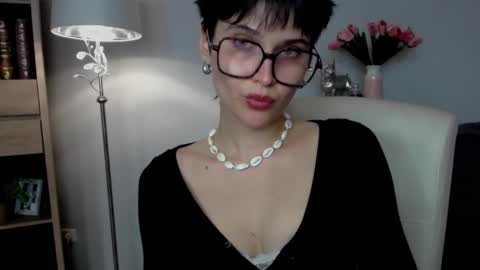 Sarah online show from March 15, 2:52 pm