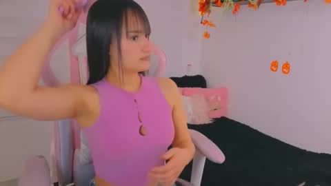 Sarah Ramirez online show from October 17, 3:43 am