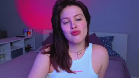 Sarah online show from June 7, 11:00 pm