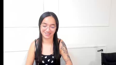 Sarah online show from March 12, 10:45 pm