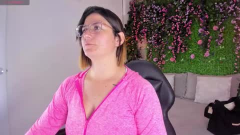 Sarah Deyvis online show from January 15, 5:41 pm