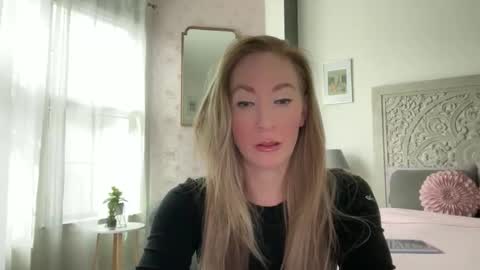 Sarah online show from May 3, 5:49 pm