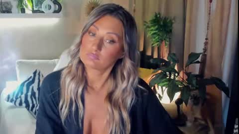 Divine Sarah NONUDE model online show from July 17, 1:37 pm